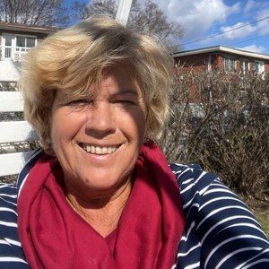 Meet your Posher, Monique